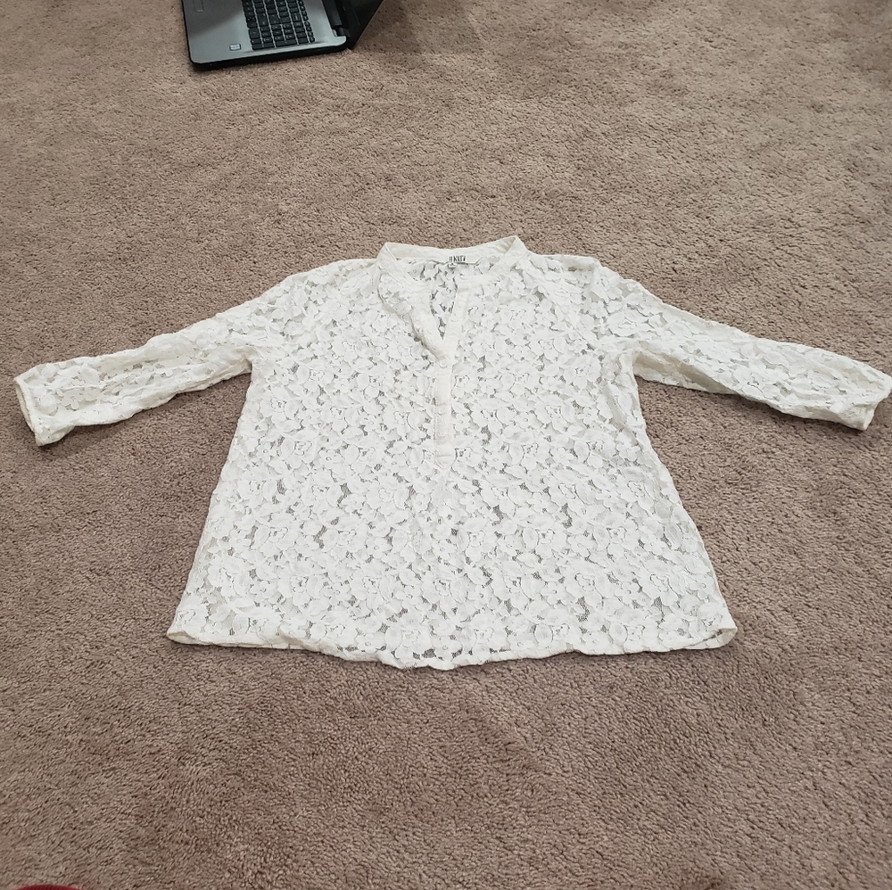 BB Dakota sheer lace 3/4 sleeve top